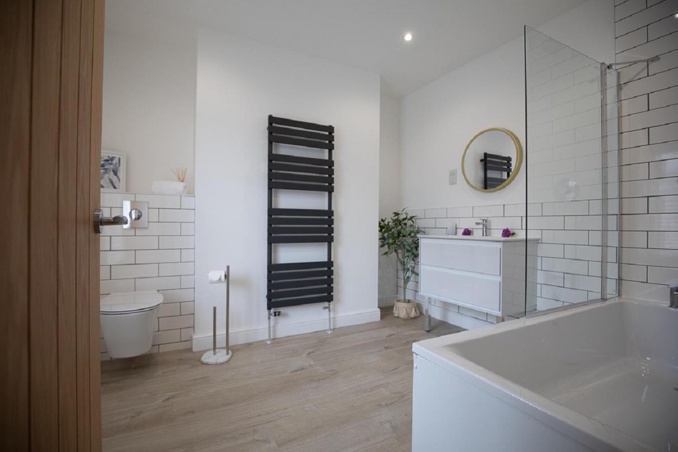Sea Renity Villa Whitby Ngoại thất bức ảnh